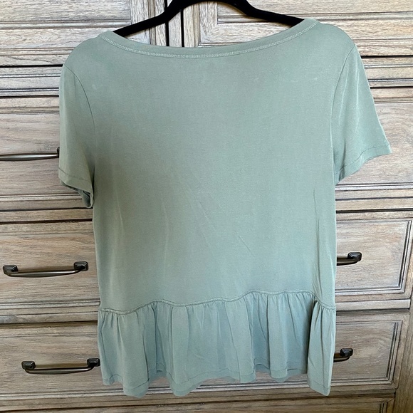 Banana Republic Peplum Ruffle Hem Tee Small - Picture 5 of 5